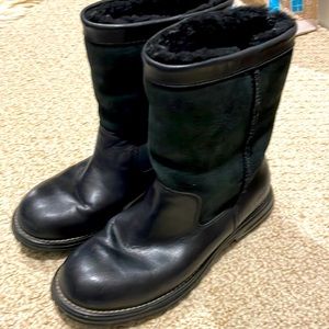 Ugg all leather black boots fully lining sheepskin